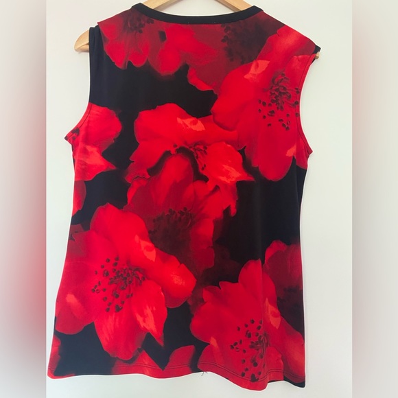 Calvin Klein floral top with gold chain detail - Picture 4 of 6